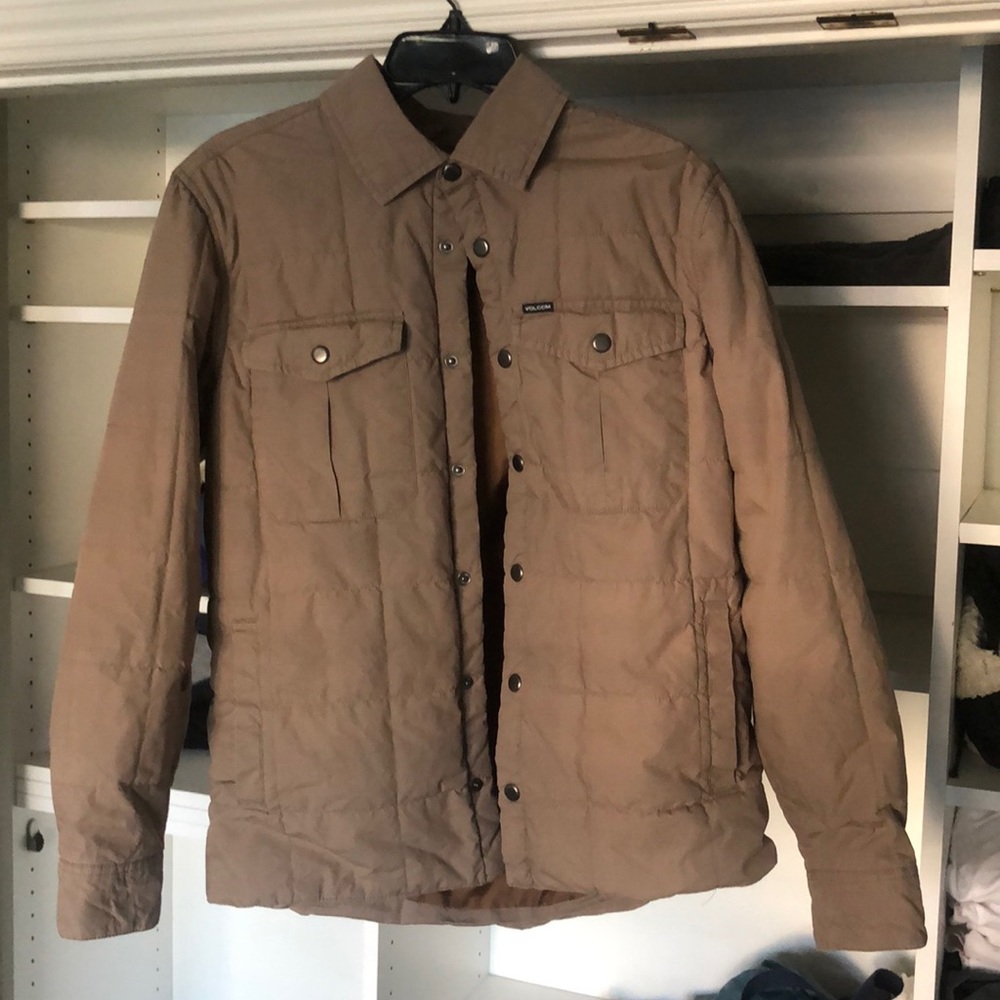 Volcom Puffer Jacket. Size small. See pics for details.